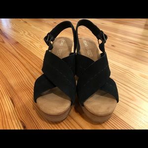 TOMS Women’s Black Suede Ibiza Sandals Size 8